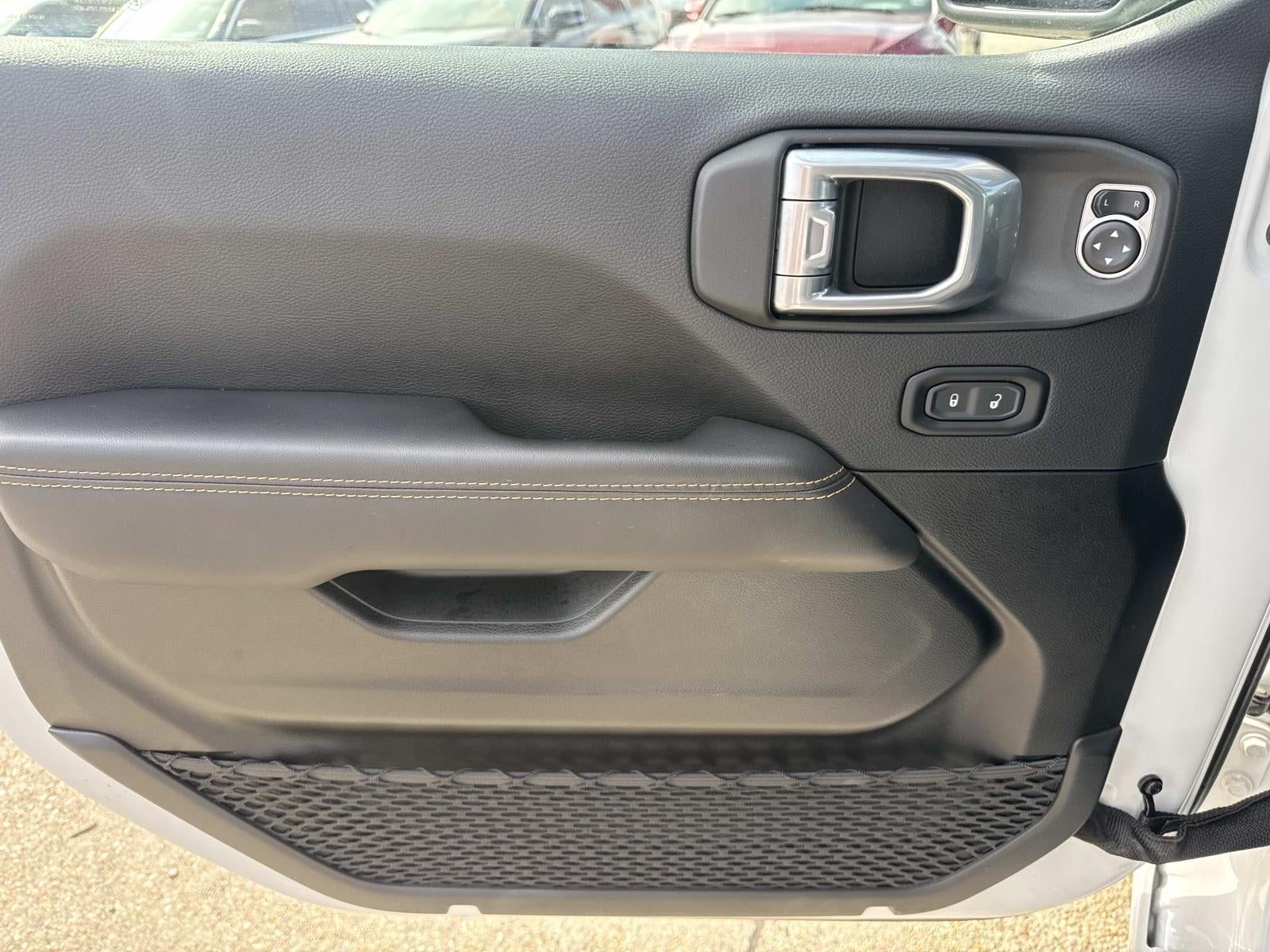 2024 Jeep Wrangler 4-Door Sahara 4x4