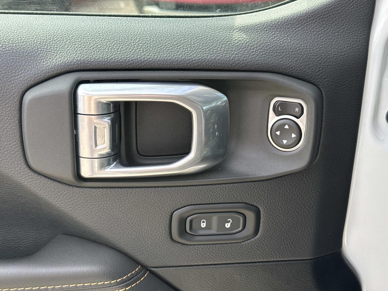 2024 Jeep Wrangler 4-Door Sahara 4x4