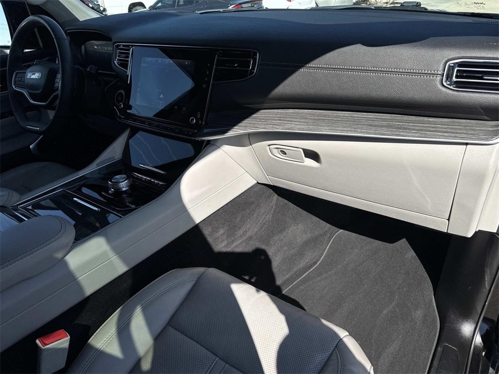 2022 Jeep Wagoneer Series III 4x2