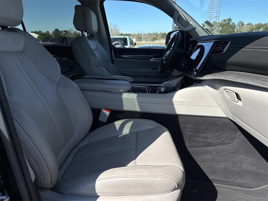 2022 Jeep Wagoneer Series III 4x2