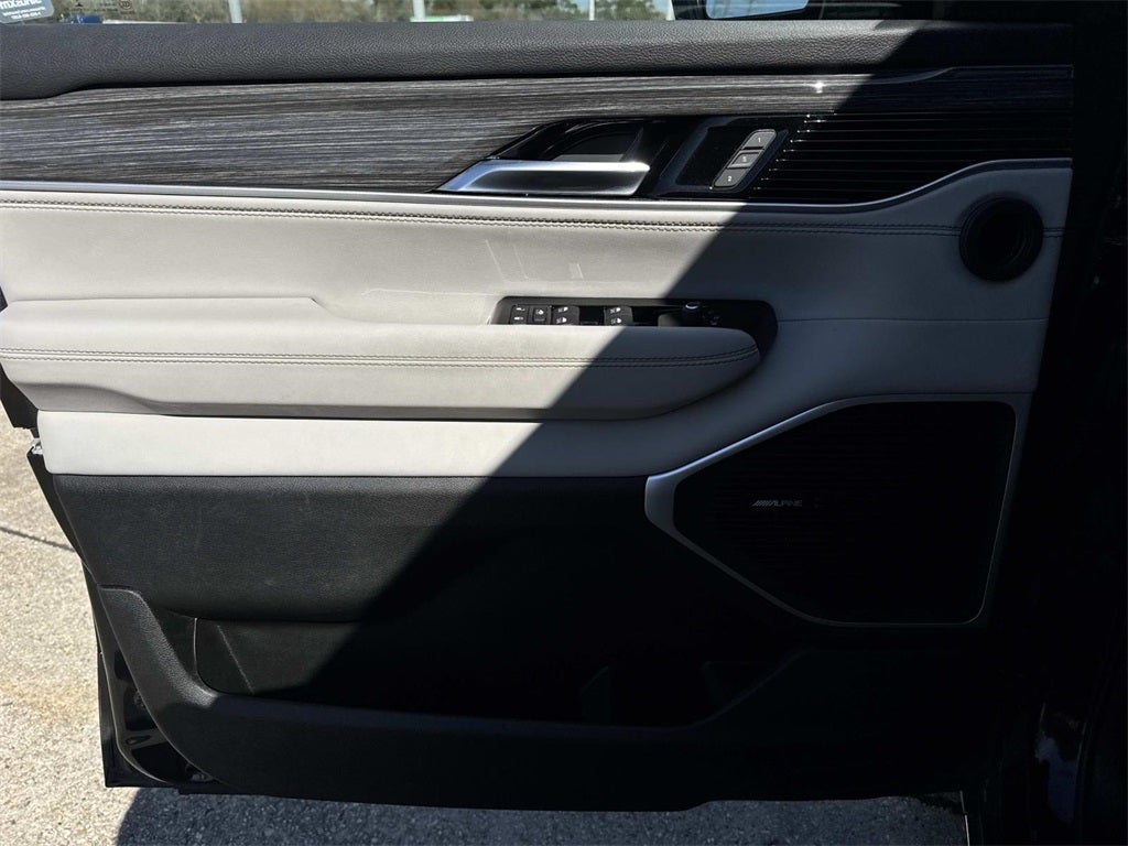 2022 Jeep Wagoneer Series III 4x2