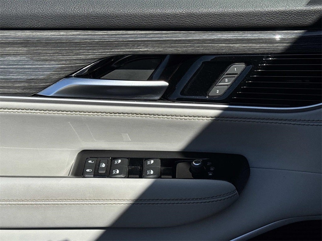 2022 Jeep Wagoneer Series III 4x2