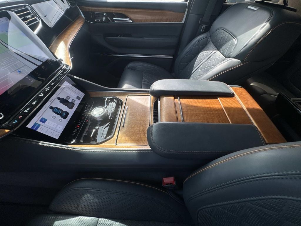 2022 Jeep Grand Wagoneer Series III