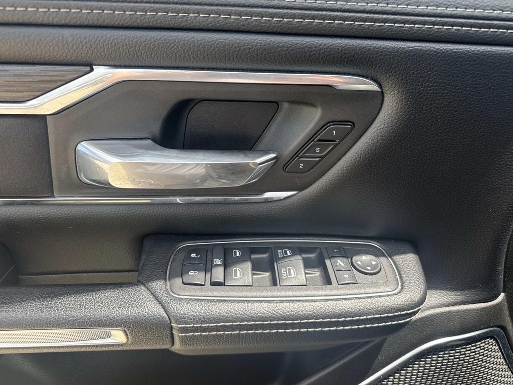 2024 RAM 1500 Laramie Crew Cab 4x2 5'7' Box