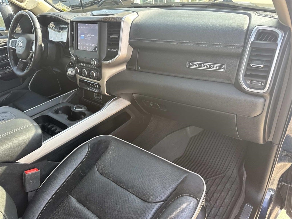 2020 RAM 1500 Laramie Crew Cab 4x4 5'7' Box