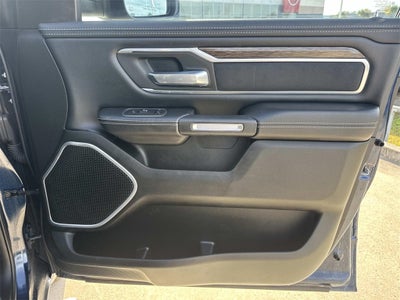 2020 RAM 1500 Laramie Crew Cab 4x4 5'7' Box