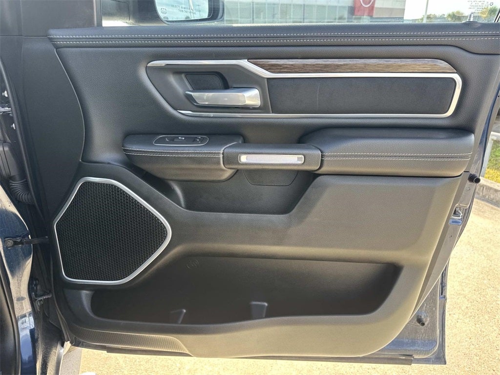 2020 RAM 1500 Laramie Crew Cab 4x4 5'7' Box