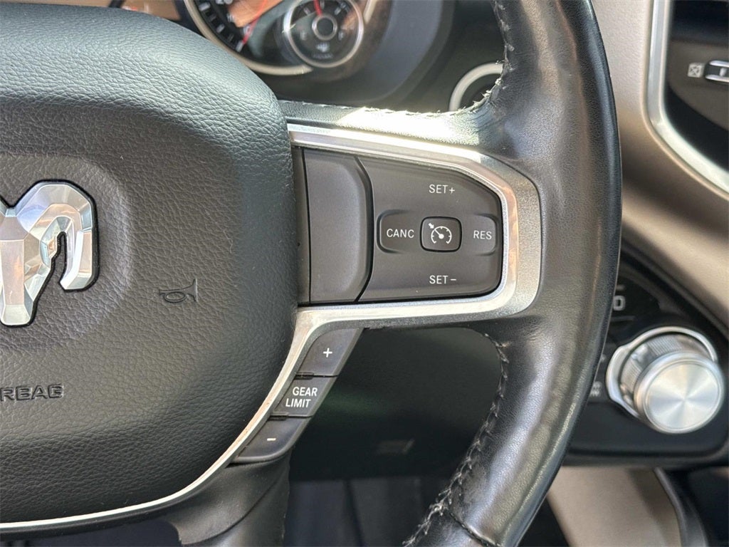 2020 RAM 1500 Laramie Crew Cab 4x4 5'7' Box