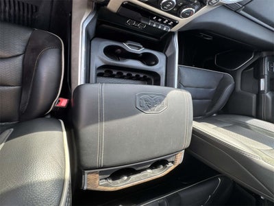 2020 RAM 1500 Laramie Crew Cab 4x4 5'7' Box