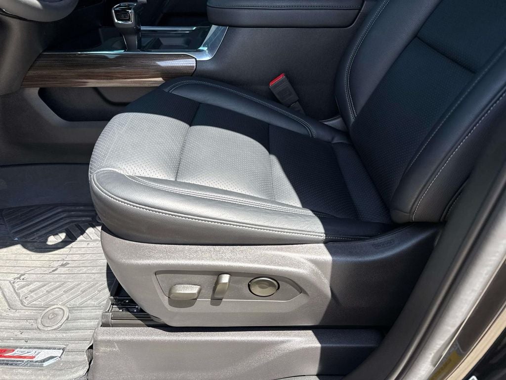 2024 Chevrolet Silverado 1500 4WD Crew Cab Short Bed RST
