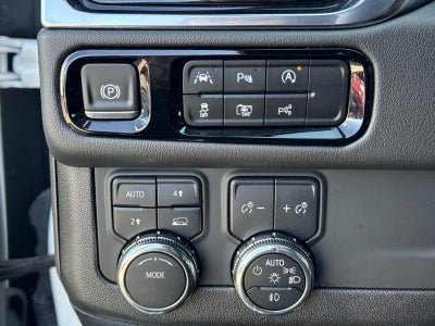 2025 GMC Yukon 4WD Denali