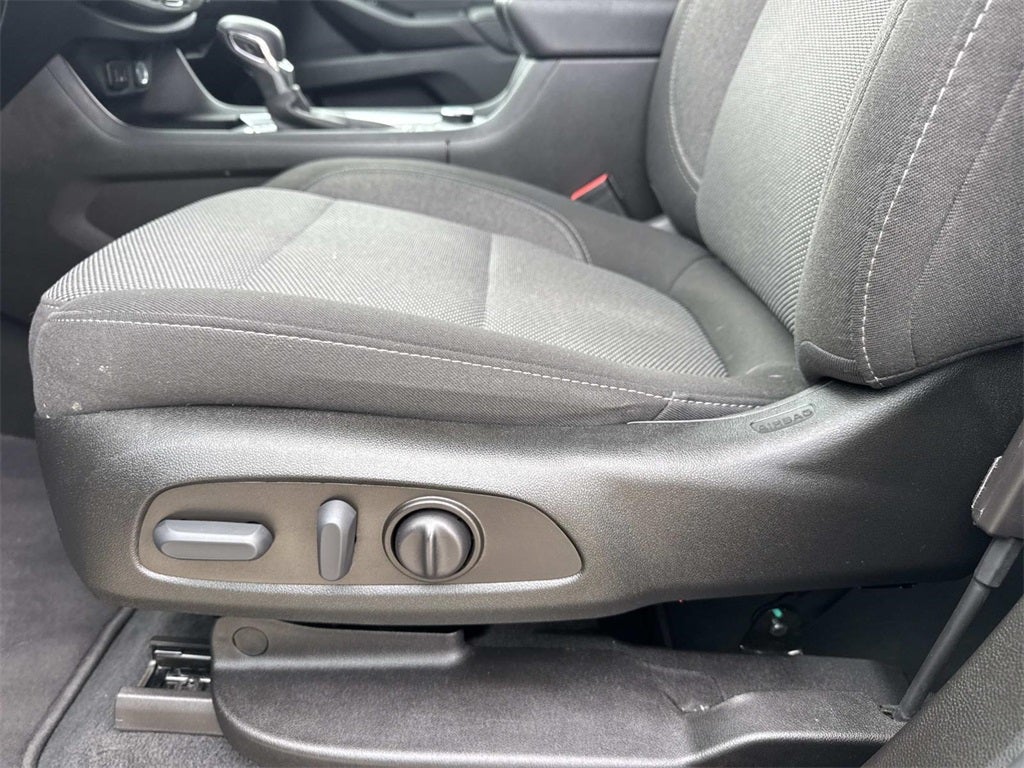 2023 Chevrolet Traverse FWD LT Cloth