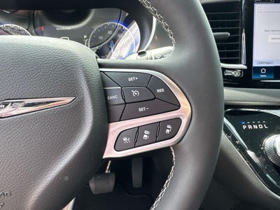 2025 Chrysler Voyager LX