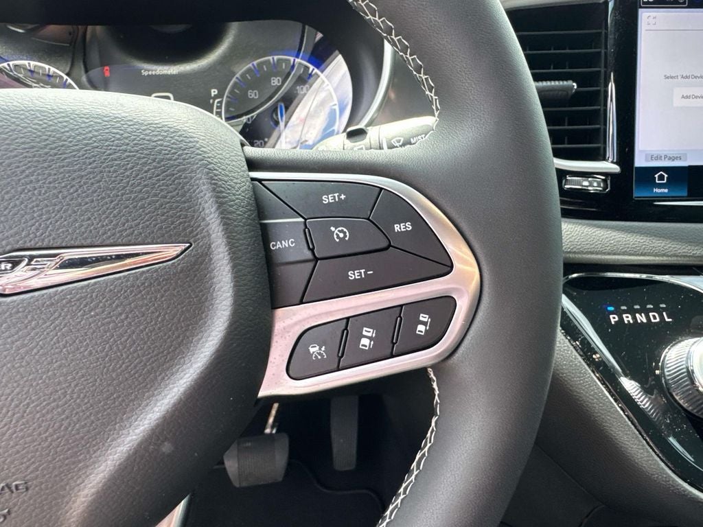 2025 Chrysler Voyager LX