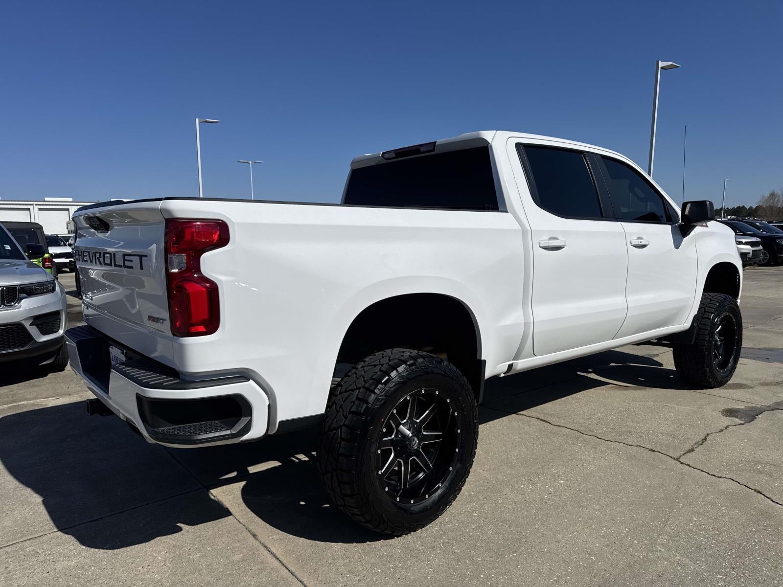 2022 Chevrolet Silverado 1500 4WD Crew Cab Short Bed RST