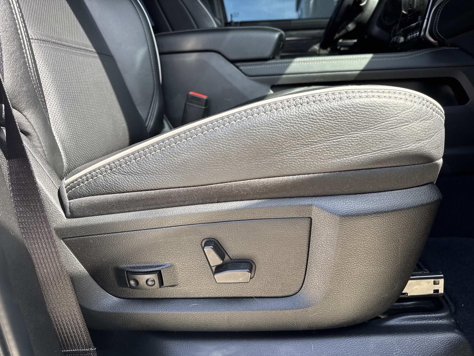 2025 RAM Ram 3500 Limited Mega Cab 4x4 6'4' Box