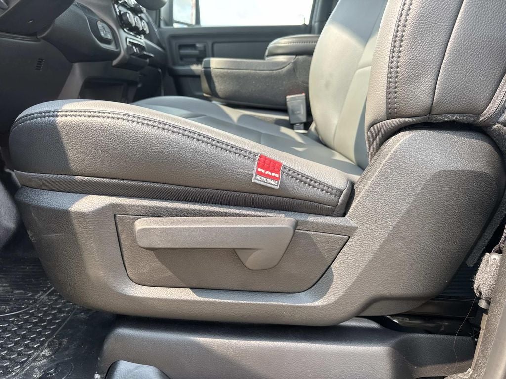 2025 RAM Ram 2500 Tradesman Crew Cab 4x4 6'4' Box