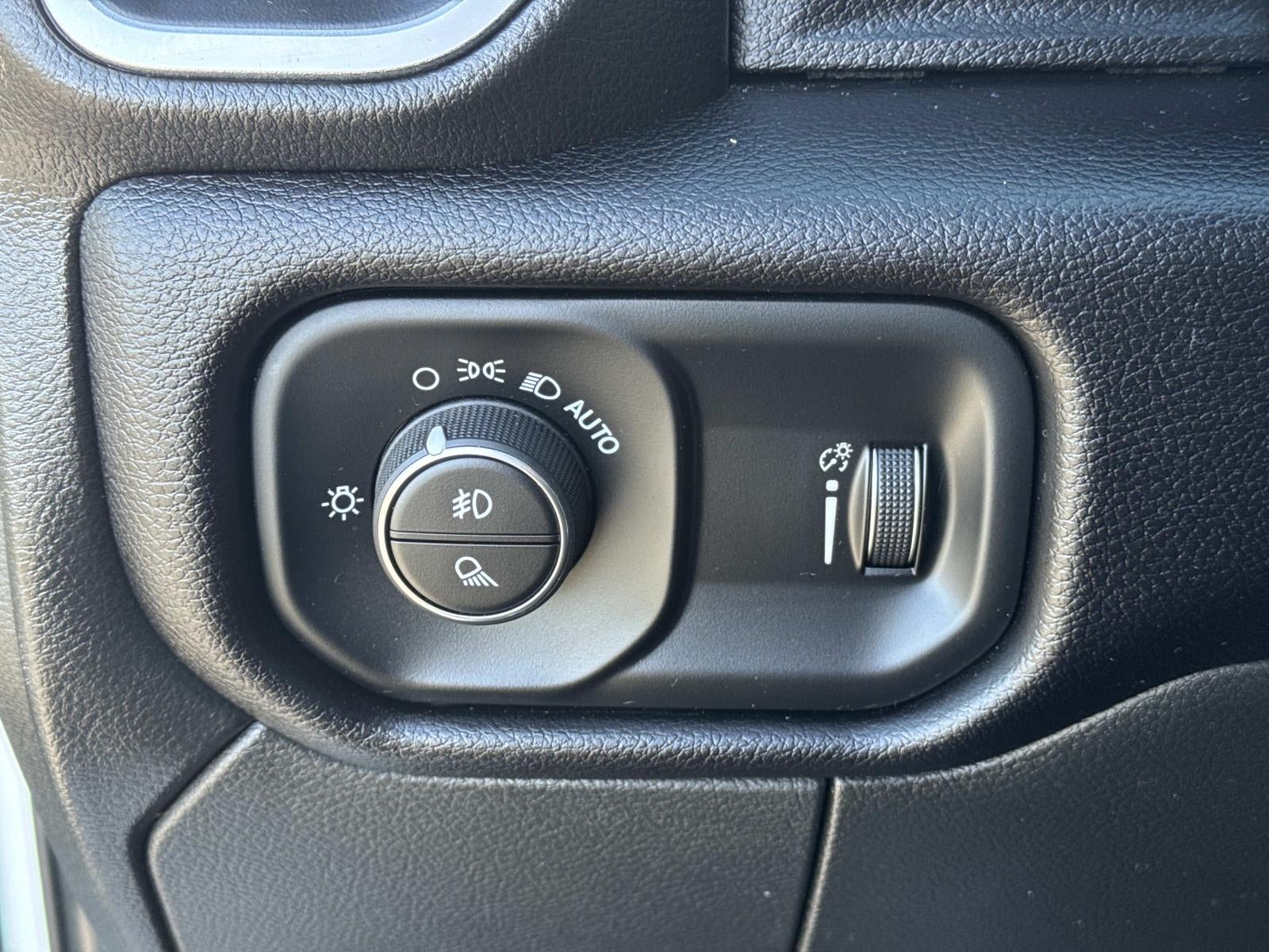 2024 RAM Ram 3500 Big Horn Crew Cab 4x4 8' Box