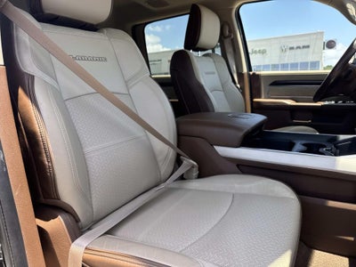 2022 RAM Ram 3500 Laramie Crew Cab 4x4 8' Box