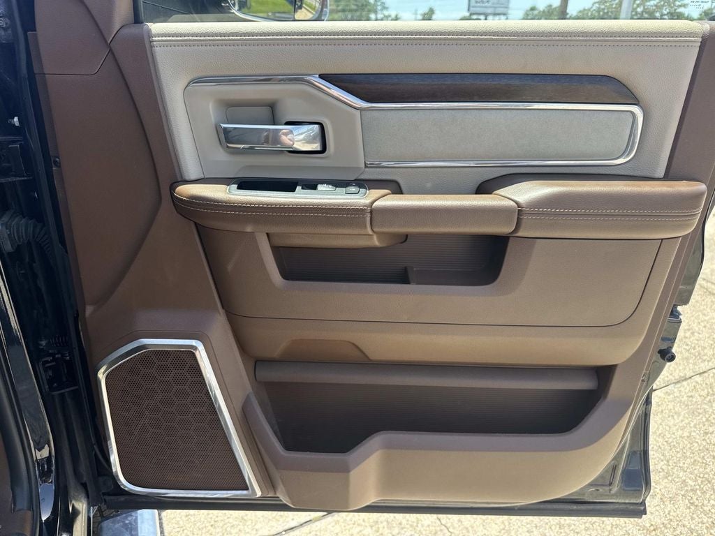 2022 RAM Ram 3500 Laramie Crew Cab 4x4 8' Box