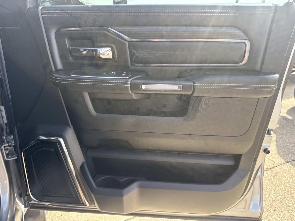 2022 RAM Ram 3500 Limited Crew Cab 4x4 8' Box