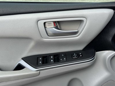 2016 Toyota Camry SE