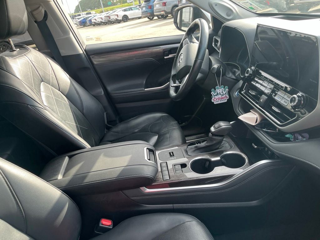 2020 Toyota Highlander Hybrid Platinum