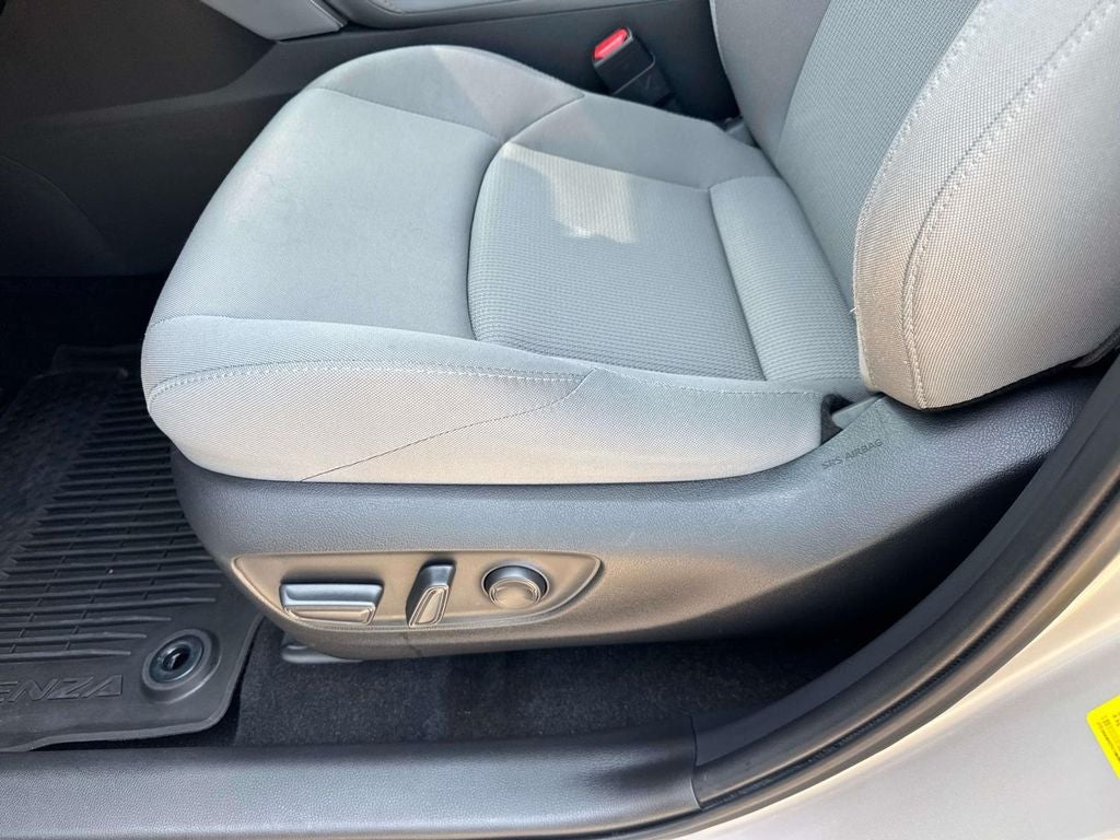 2023 Toyota Venza LE
