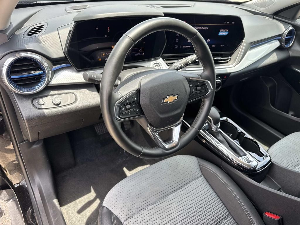 2025 Chevrolet Trax FWD LT