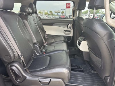 2023 Kia Carnival LX Seat Package