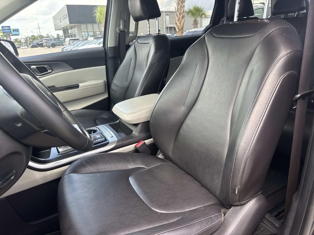 2023 Kia Carnival LX Seat Package
