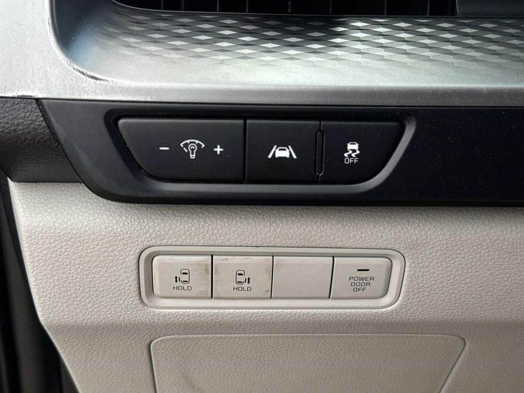 2023 Kia Carnival LX Seat Package