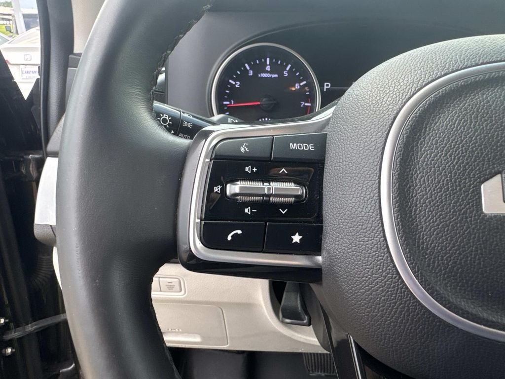 2023 Kia Carnival LX Seat Package