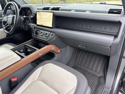 2023 Land Rover Defender 130 X-Dynamic SE