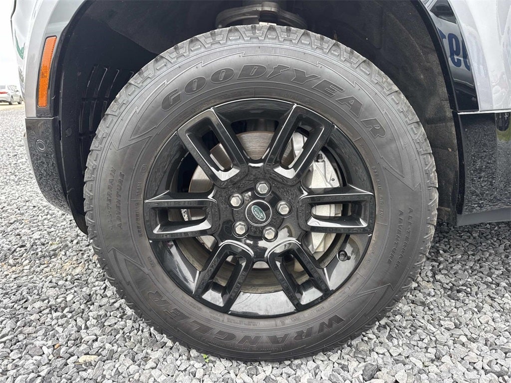 2023 Land Rover Defender 130 X-Dynamic SE