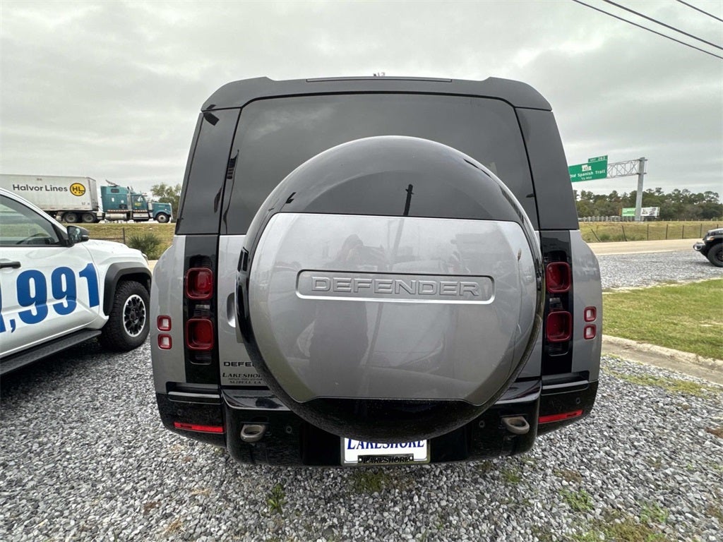 2023 Land Rover Defender 130 X-Dynamic SE