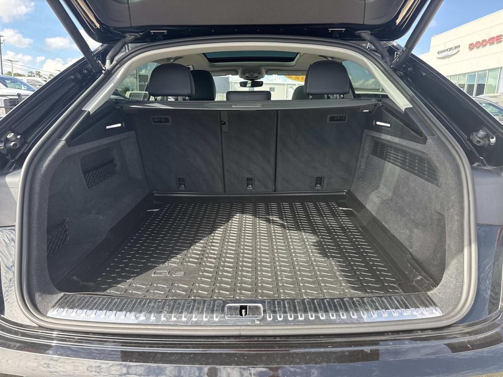 2023 Audi Q8 Premium 55 TFSI quattro Tiptronic