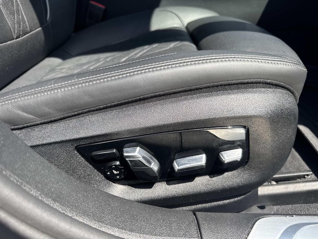 2019 BMW 750i 750i