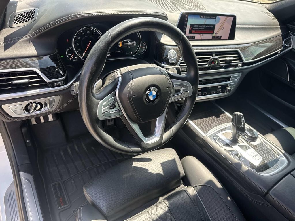 2019 BMW 750i 750i