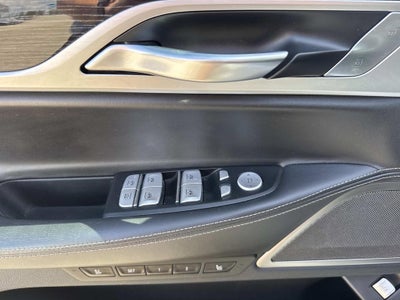 2019 BMW 750i 750i