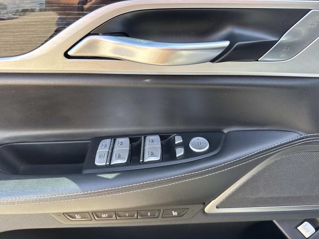 2019 BMW 750i 750i