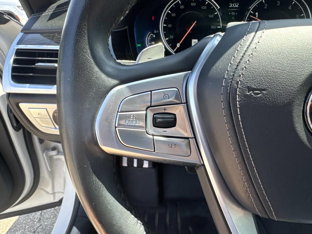 2019 BMW 750i 750i