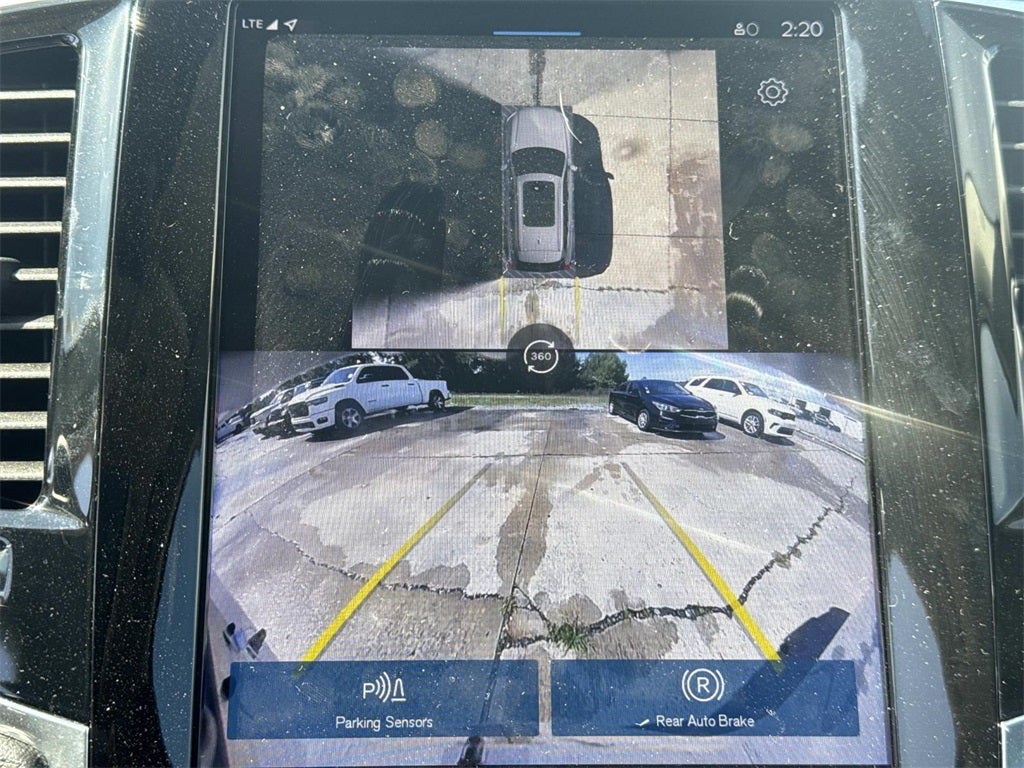 2025 Volvo XC90 B5 Plus