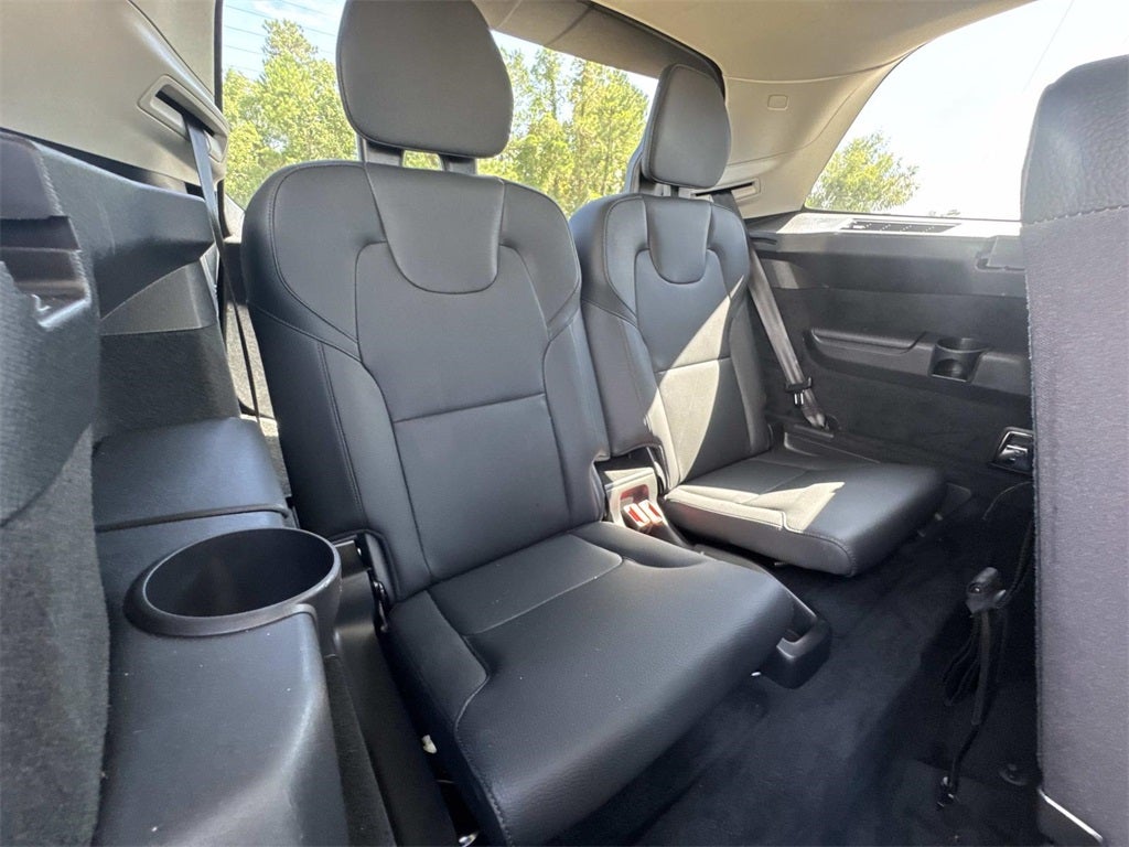 2025 Volvo XC90 B5 Plus