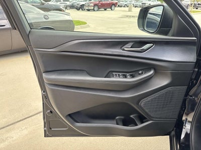 2025 Jeep Grand Cherokee GRAND CHEROKEE LAREDO X 4X2