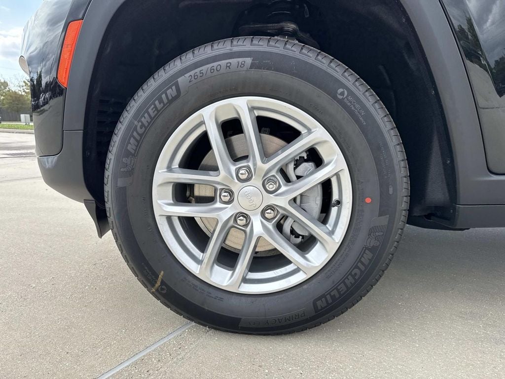 2025 Jeep Grand Cherokee GRAND CHEROKEE LAREDO X 4X2