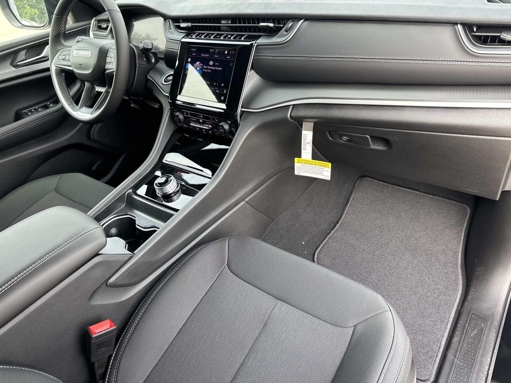 2026 Jeep Grand Cherokee GRAND CHEROKEE LAREDO X 4X2