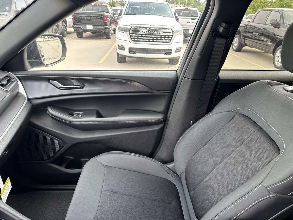 2026 Jeep Grand Cherokee GRAND CHEROKEE LAREDO X 4X2