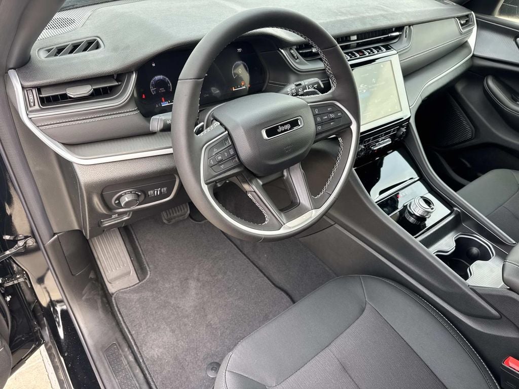 2026 Jeep Grand Cherokee GRAND CHEROKEE LAREDO X 4X2