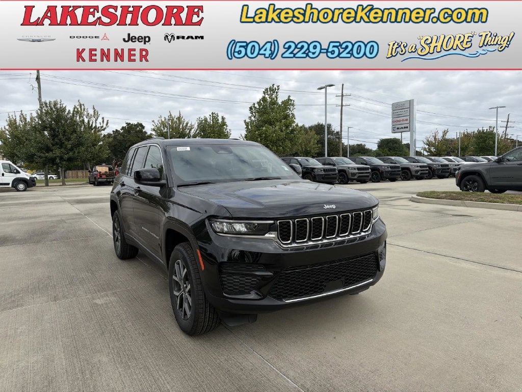 2027 Jeep Grand Cherokee Laredo